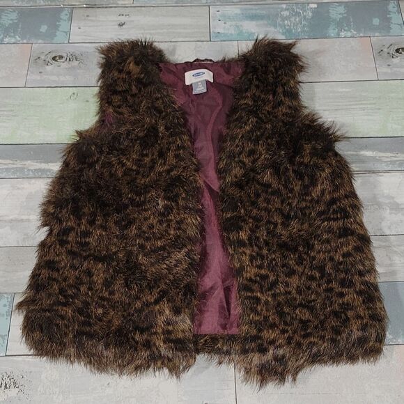 Old Navy Furry Vest size 8 - Picture 1 of 3